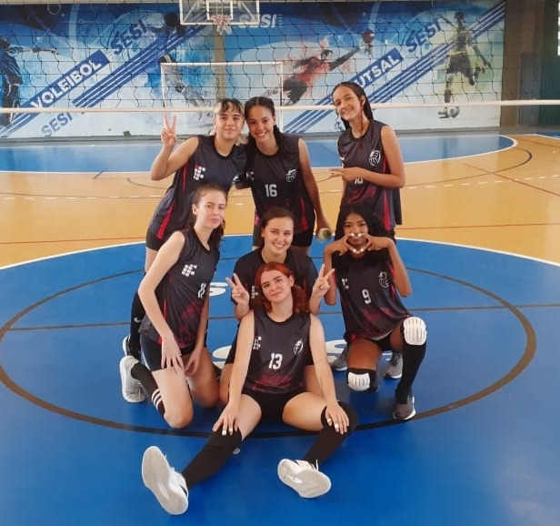Vitória Brilhante: Vôlei Feminino do IFPI Campus Pedro II Conquista Ouro nos Jogos Intercampi em Parnaíba