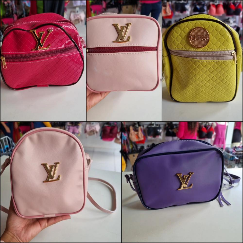 Renove seu guarda-roupa com qualidade e economia na Mundo15 em Pedro II! Itens incríveis por apenas R$15,00!