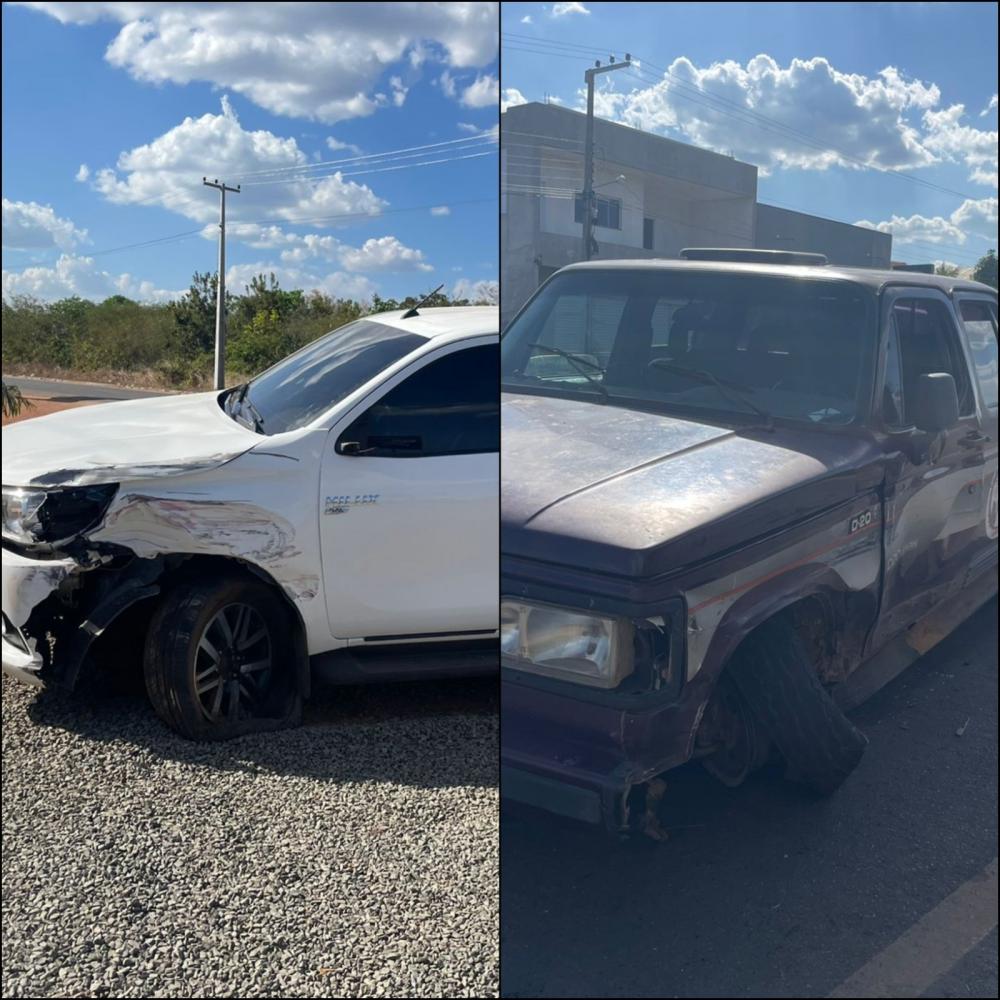 Hilux colide violentamente com D20 na PI-477, em Pedro II