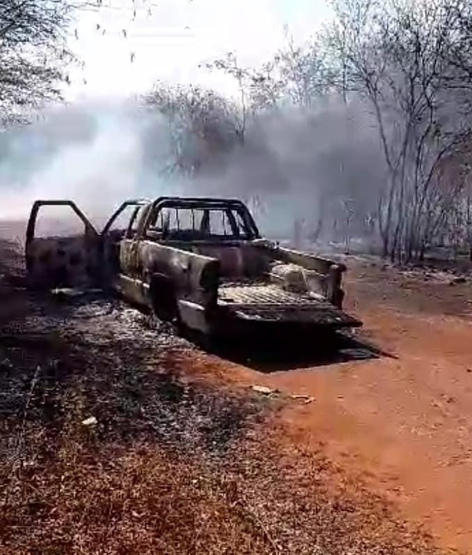 Caminhonete pega fogo em estrada que liga Pedro II a Domingos Mourão; amigos realizam campanha!