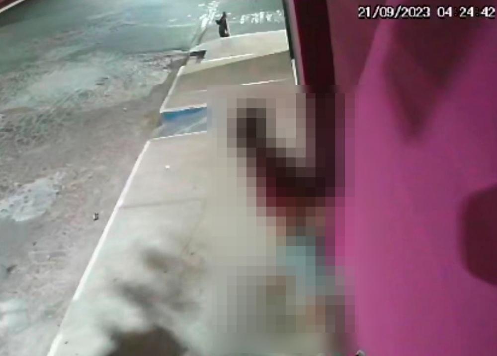 Flagrante inusitado: Homem defeca e se limpa na parede de loja em Pedro II durante a madrugada