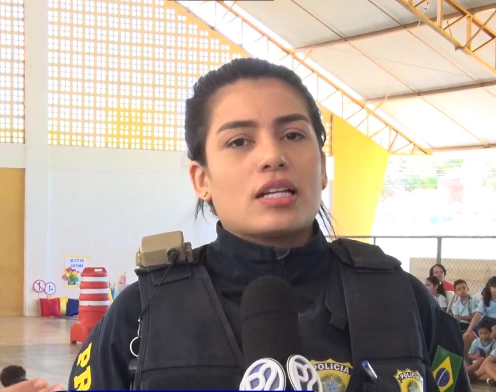 Alunos da Escola Monsenhor Lotário Weber receberam agentes da PRF e STRANS para uma ação educativa sobre segurança no trânsito. Confira!