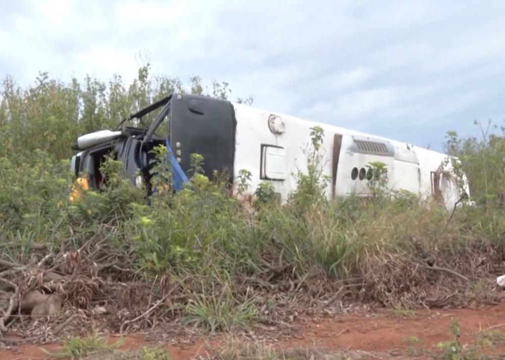 Saiba mais detalhes do local do acidente com ônibus que saiu de Pedro II com destino a São Paulo | Reportagem: TV Paranaiba - MG.