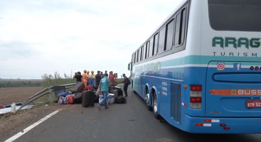 Pedrossegundense que estava no ônibus que tombou em MG fala emocionado e relata que nasceu de novo; saiba mais! | Reportagem: TV Paranaiba - MG.