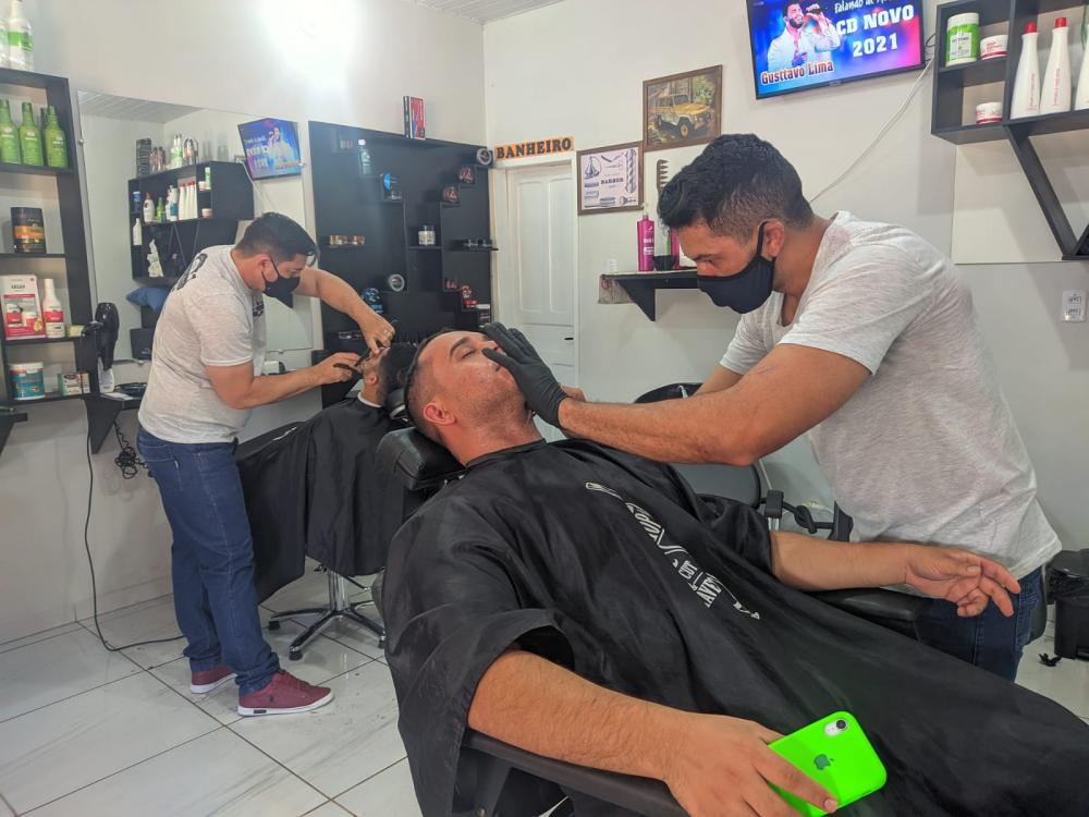 Salão Empório Unissex de Pedro II, trabalha com corte masculino e feminino; conheça os serviços e agende já o seu horário!