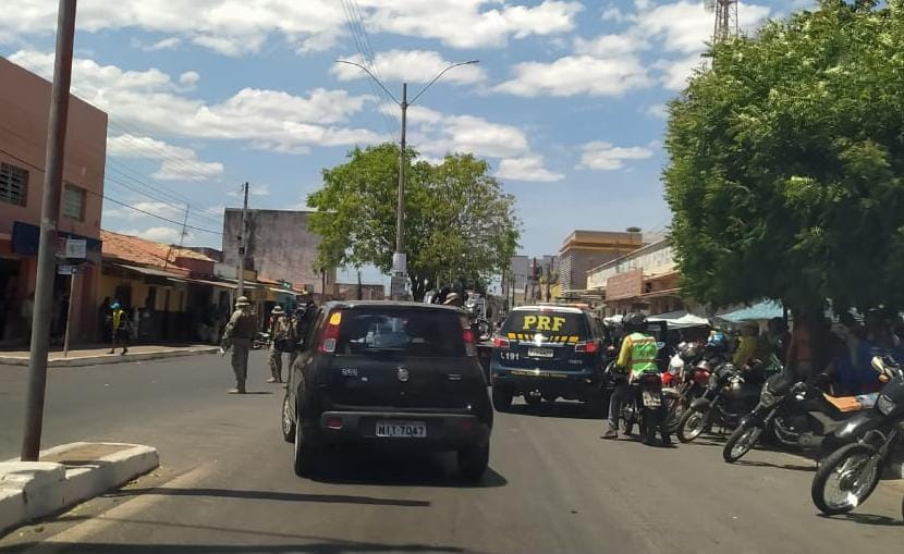 Operação Hircus: Apreensão de 20 motos e um carro durante fiscalização em Pedro II