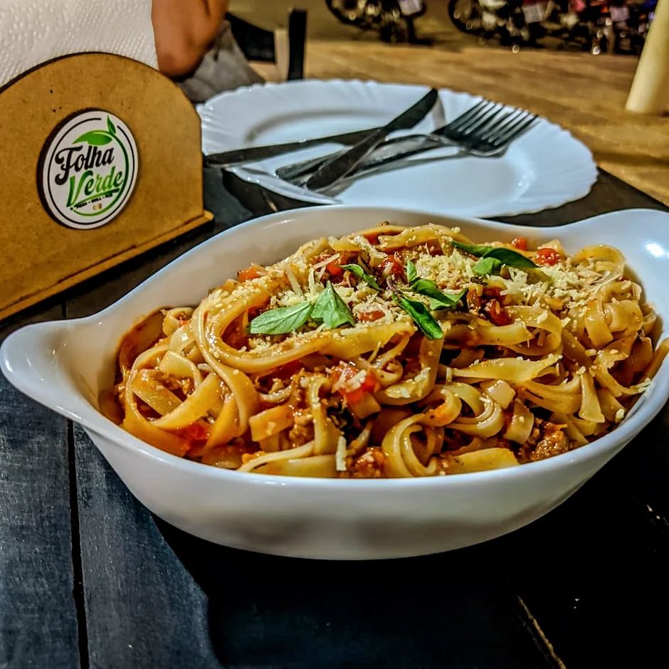 Saboreei a melhor comida de Pedro II no restaurante Folha Verde!