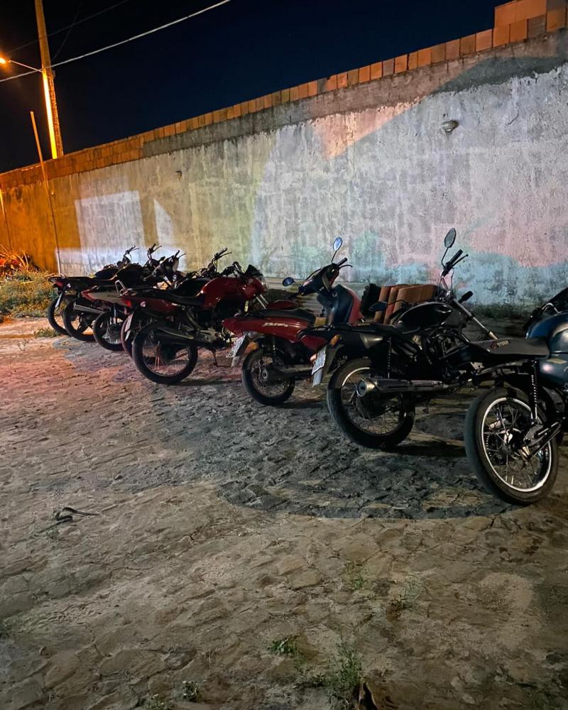 Polícia apreende diversas motos que participavam de 
