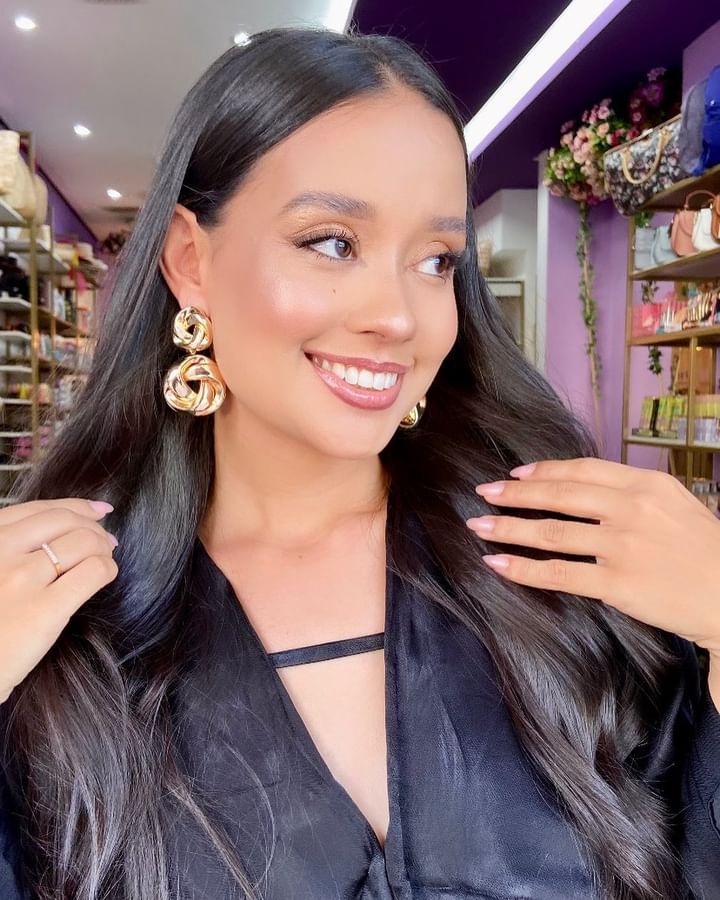 Encontre os melhores itens em maquiagens e acessórios de Pedro II na Loja Maria Flor!