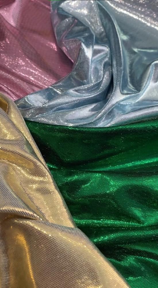 Arrase nesse Carnaval com a coleção Analu de tecidos vibrantes e brilhantes!