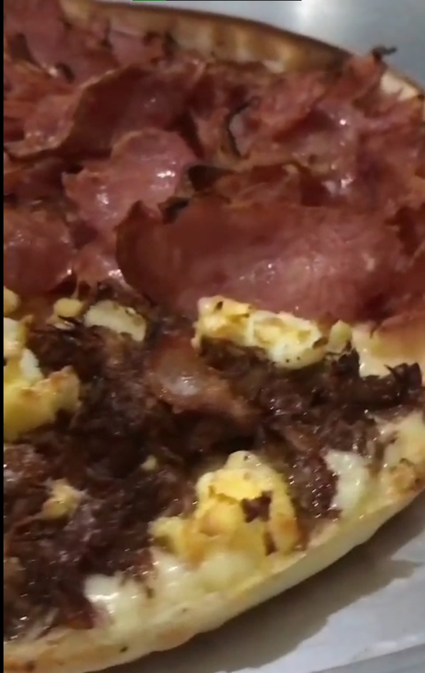 Saboreei as pizzas mais gostosas de Pedro II na Pizzaria Brasil, faça seu pedido hoje mesmo pelo app!