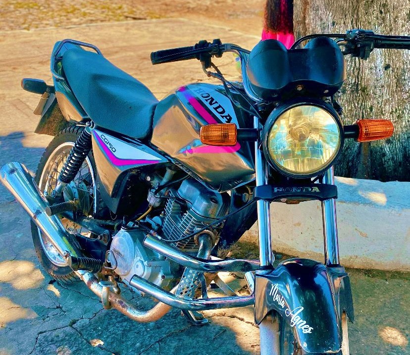 Dupla rouba moto durante assalto em Lagoa de São Francisco