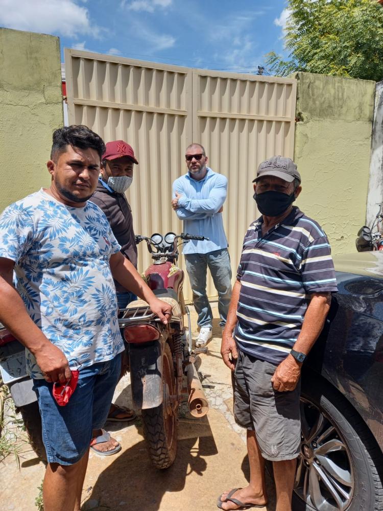 Polícia Civil realiza restituição de moto roubada há mais de dois anos, em Pedro II 