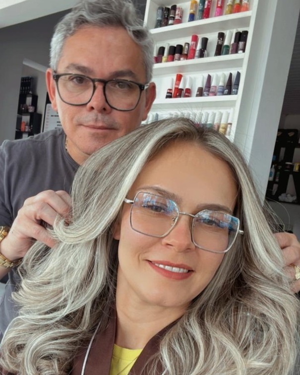 Ainda há tempo para renovar seu visual! Garanta seu horário com Nildo Coiffeur no Salão Empório!