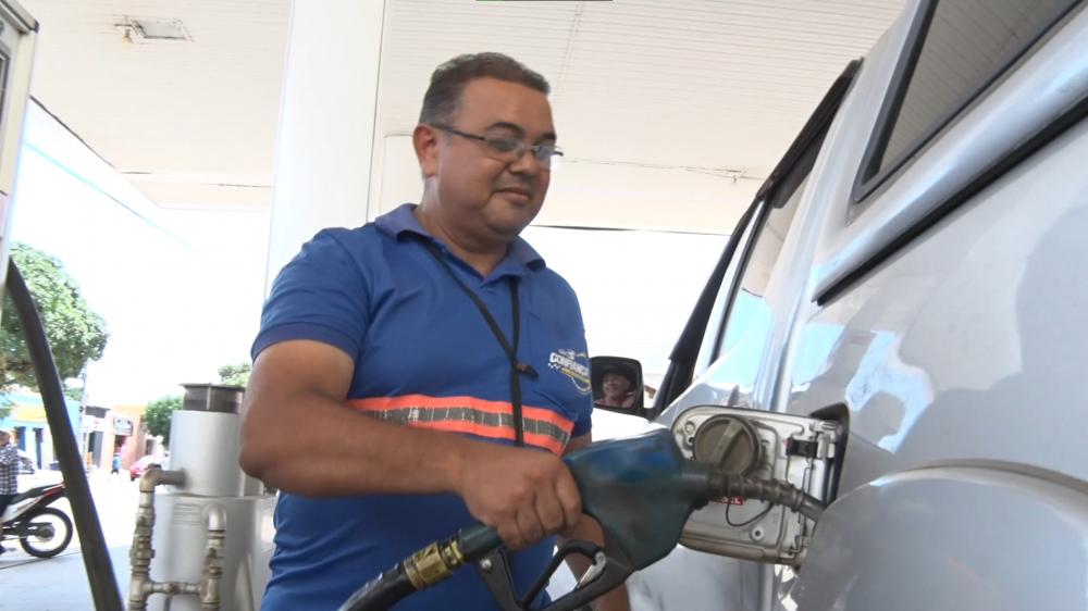 Seu veículo merece o melhor combustível, abasteça na Rede de Postos Confiança em Pedro II!