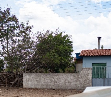 Em área de litígio, casa fica metade no Ceará e metade no Piauí