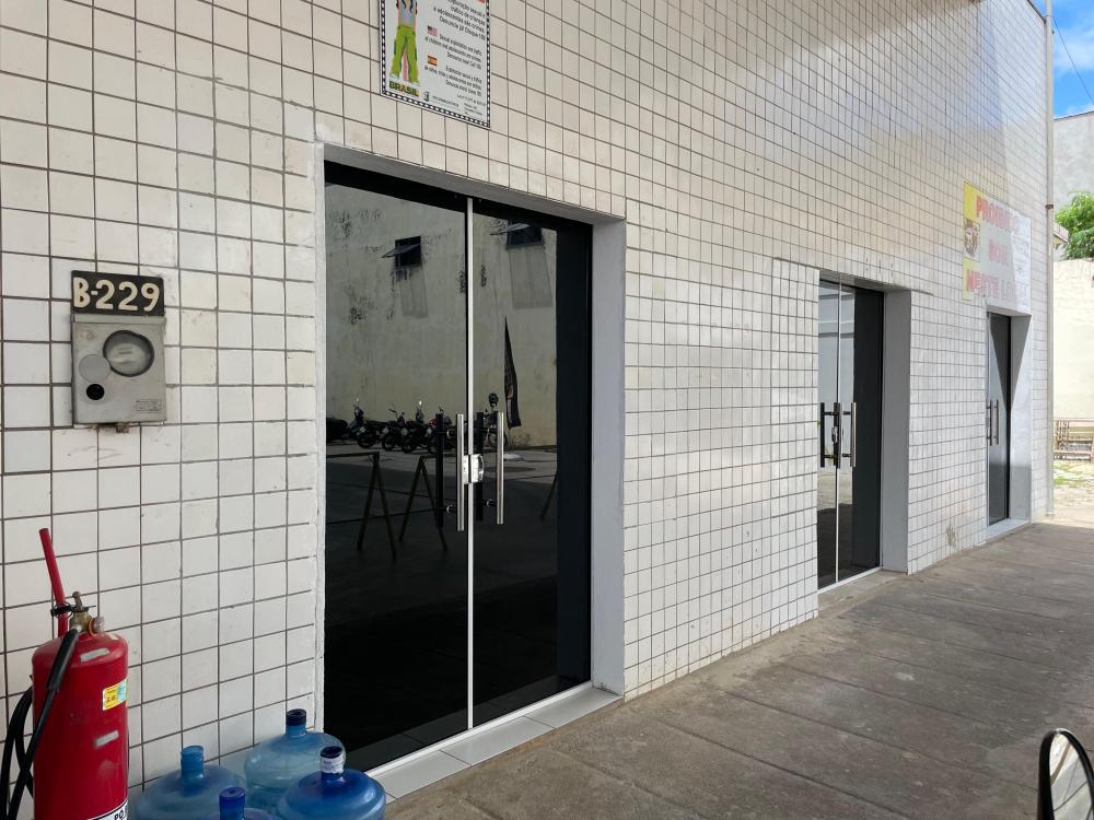 À procura de um ponto comercial no Centro de Pedro II? O Posto Confiança tem as opções perfeitas para o seu negócio!