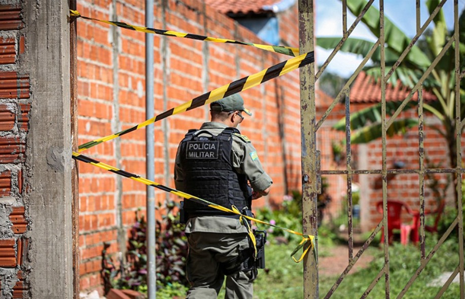 Menina de 8 anos morre no hospital após ser atacada por Pitbull enquanto dormia em Teresina