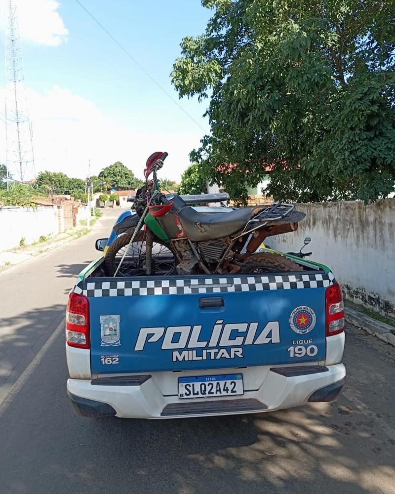Polícia Militar apreende moto adulterada em Milton Brandão