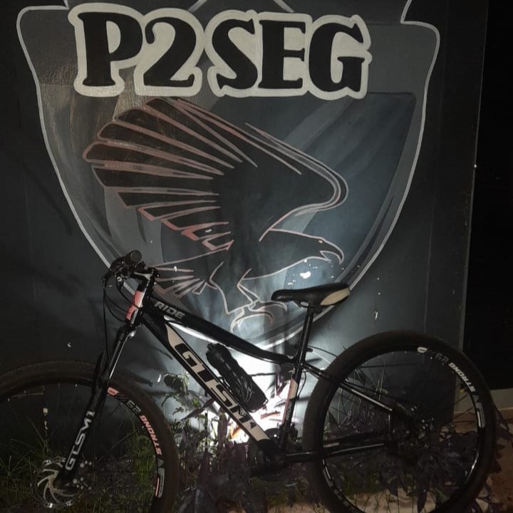 Mulher é flagrada furtando bicicleta durante a madrugada em Pedro II