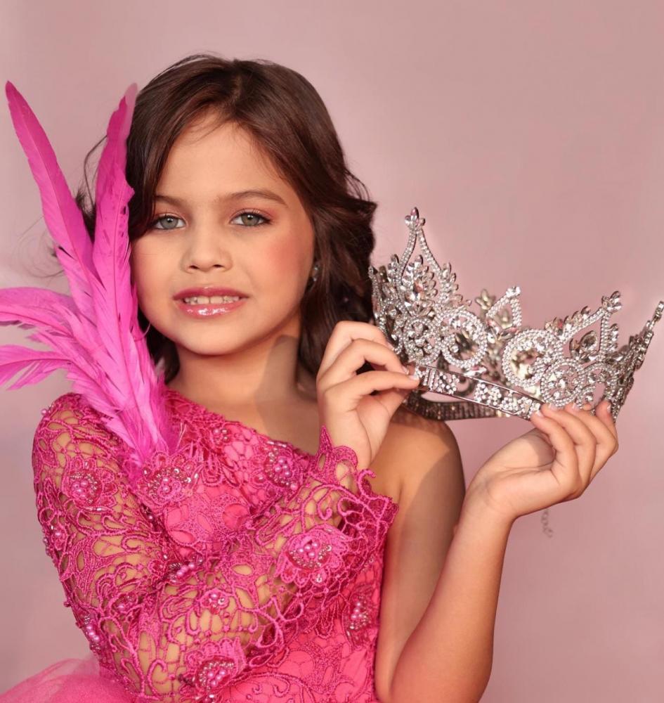 “Clarinha de Anjo”, de Pedro II, brilha e conquista o Pequena Miss Brasil 2024