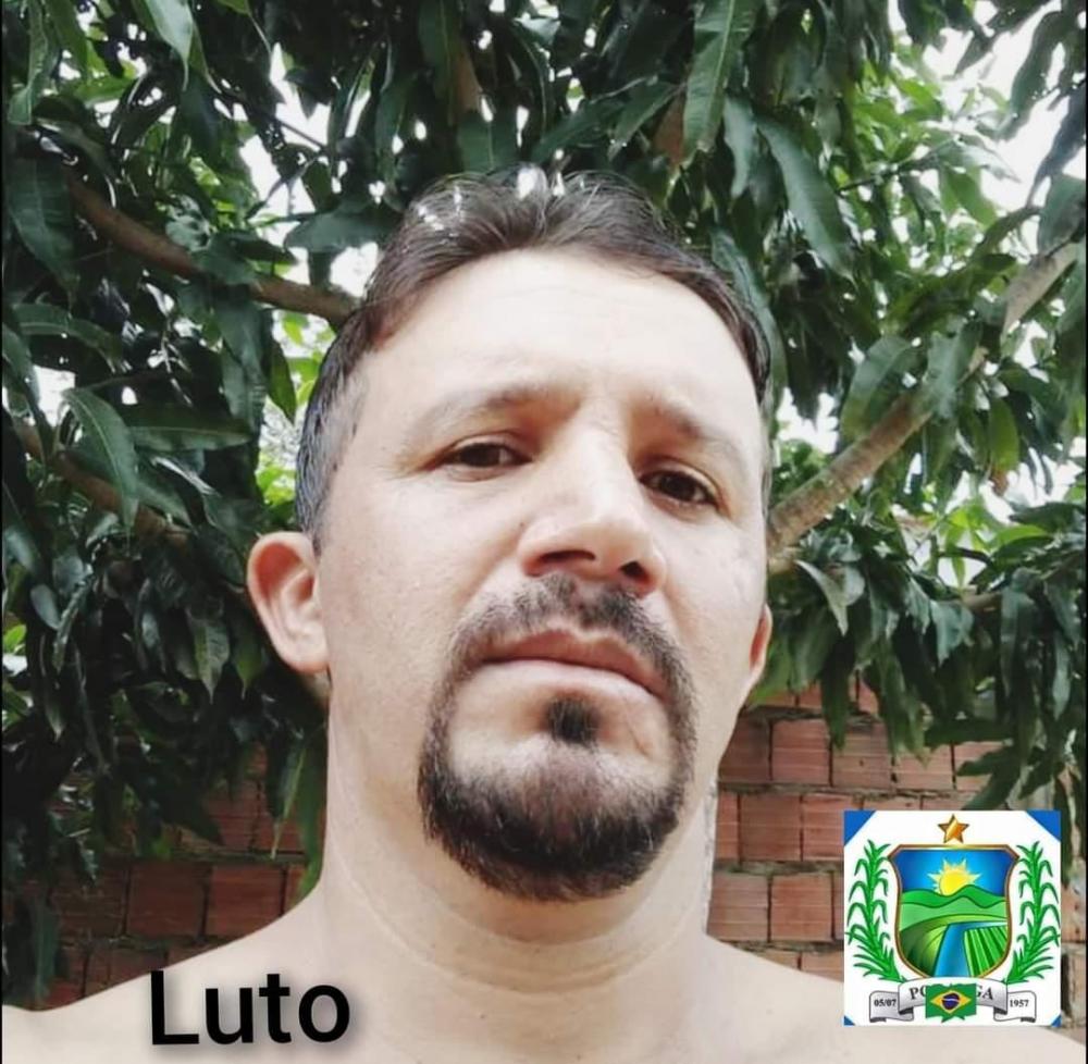 Motociclista morre após colidir violentamente em árvore na cidade de Poranga, CE