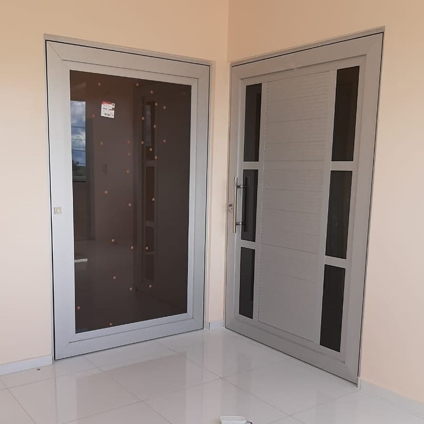 Buscando qualidade em vidraçaria e alumínios? Na Cristal Vidros & Alumínio tem o que você precisa!