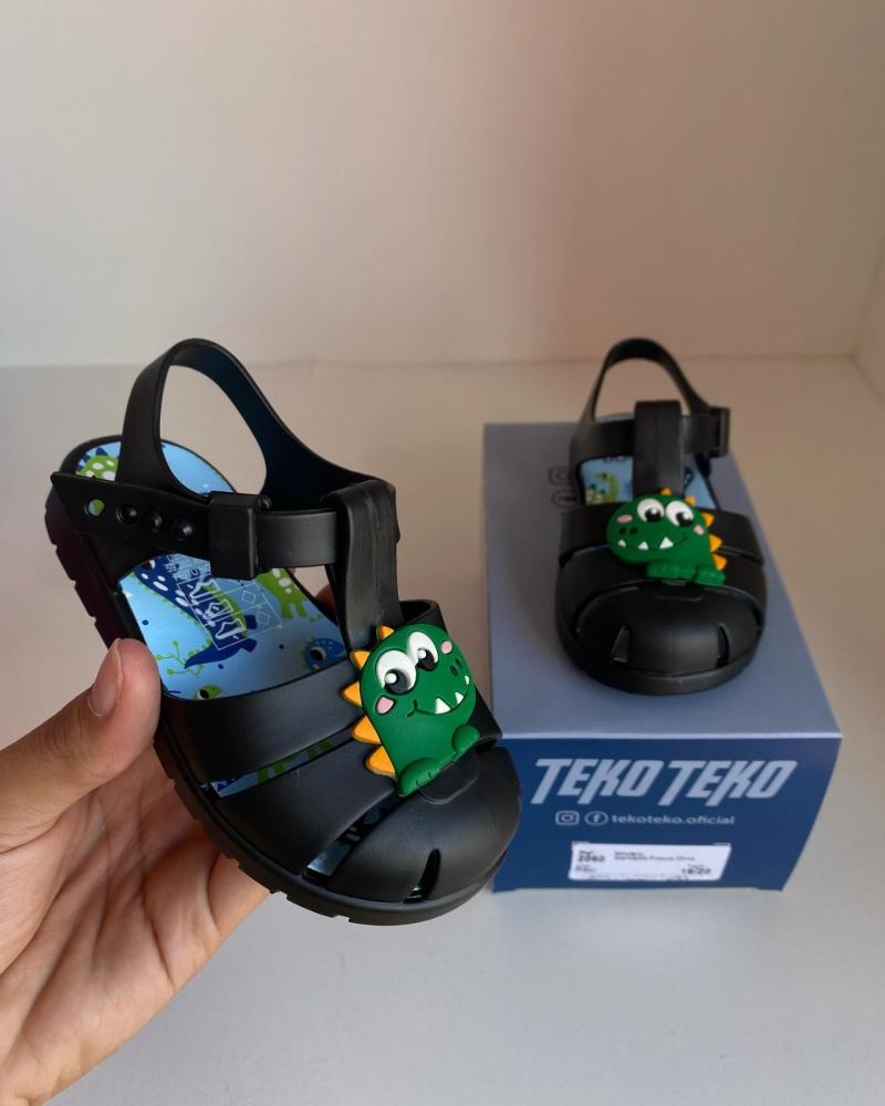 Na Madah Kids em Pedro II você encontra os melhores calçados para crianças, venha conferir!