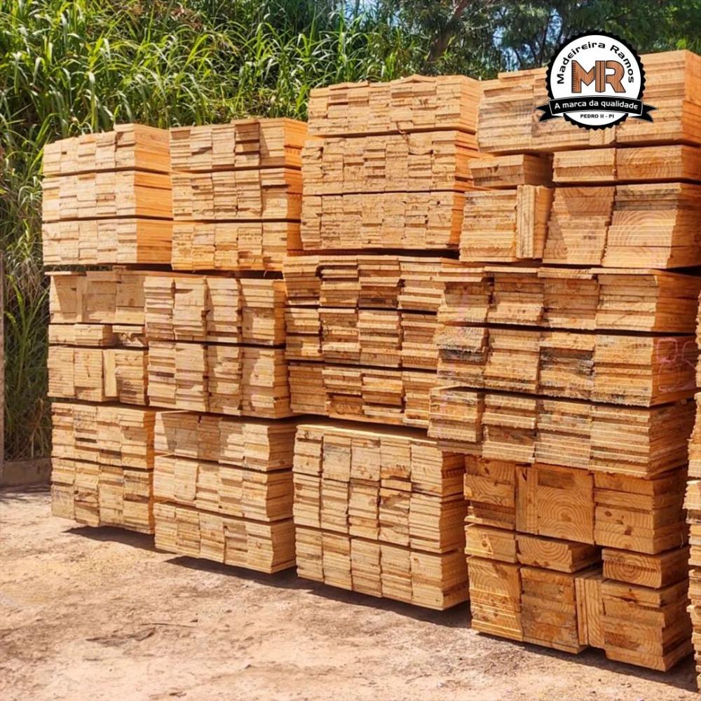 Encontre as melhores tábuas de pinus para sua obra na Madeireira Ramos!