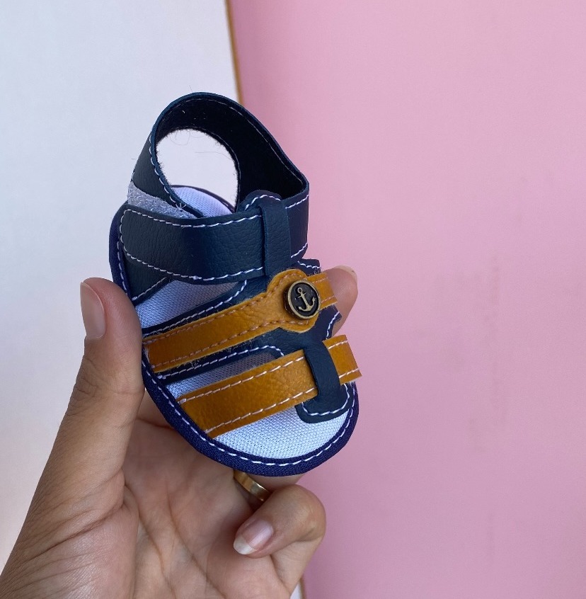 Os melhores calçados infantis você encontra na Madah Kids em Pedro II!