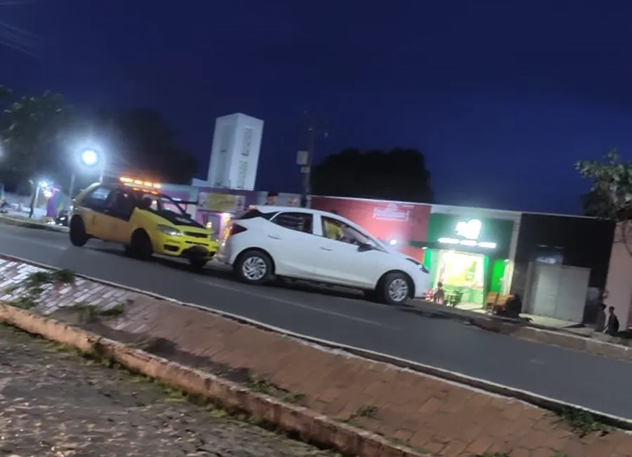 Colisão entre carro e moto na Av. José Lourenço, em Pedro II