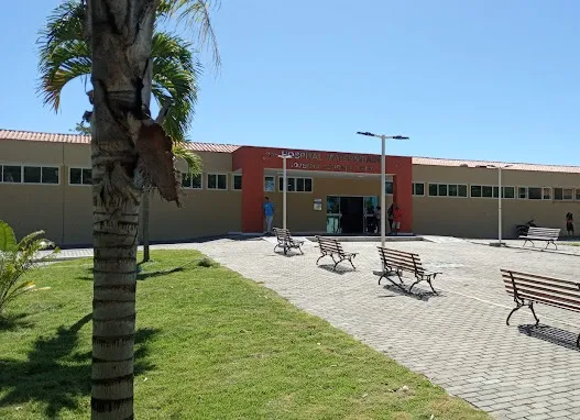 Motociclista ferido em colisão com carro no semáforo da 'ponte' em Pedro II