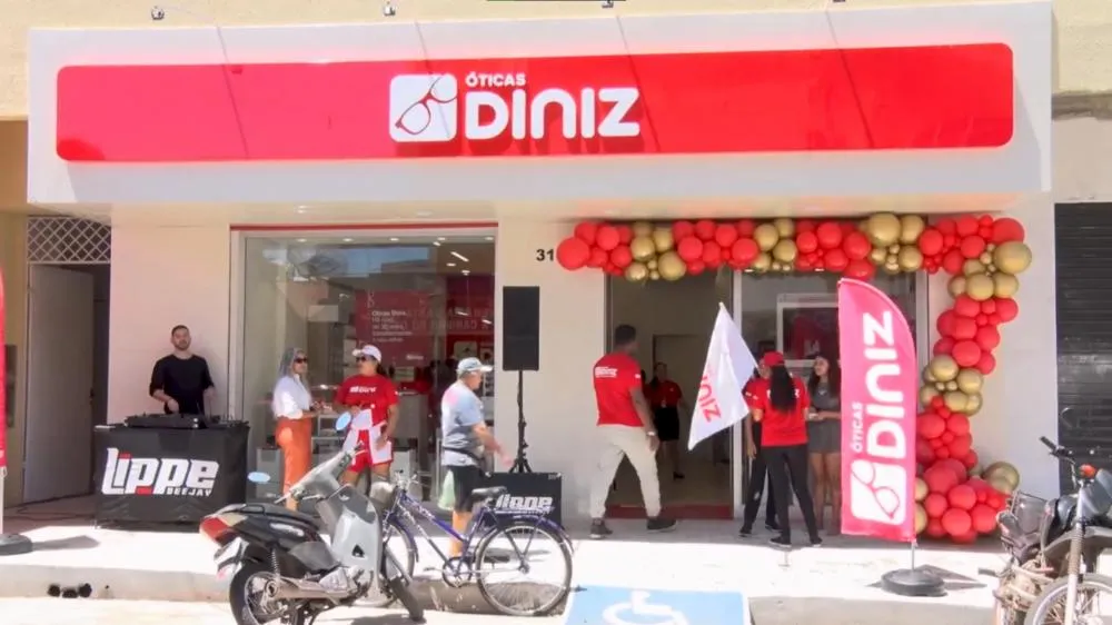 Supervisor Nacional de Franquias da Diniz, Diogo Müller, fala sobre a inauguração da loja e as novidades para Pedro II.