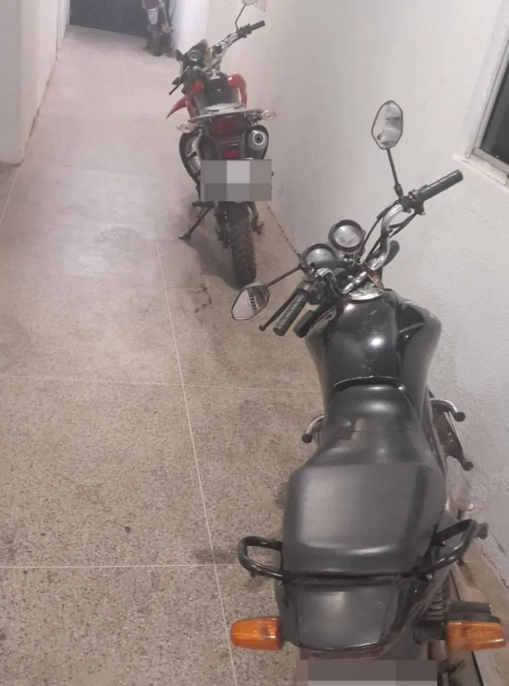 Homem tem moto roubada em assalto na zona rural da Lagoa de São Francisco; suspeito é preso em Piripiri