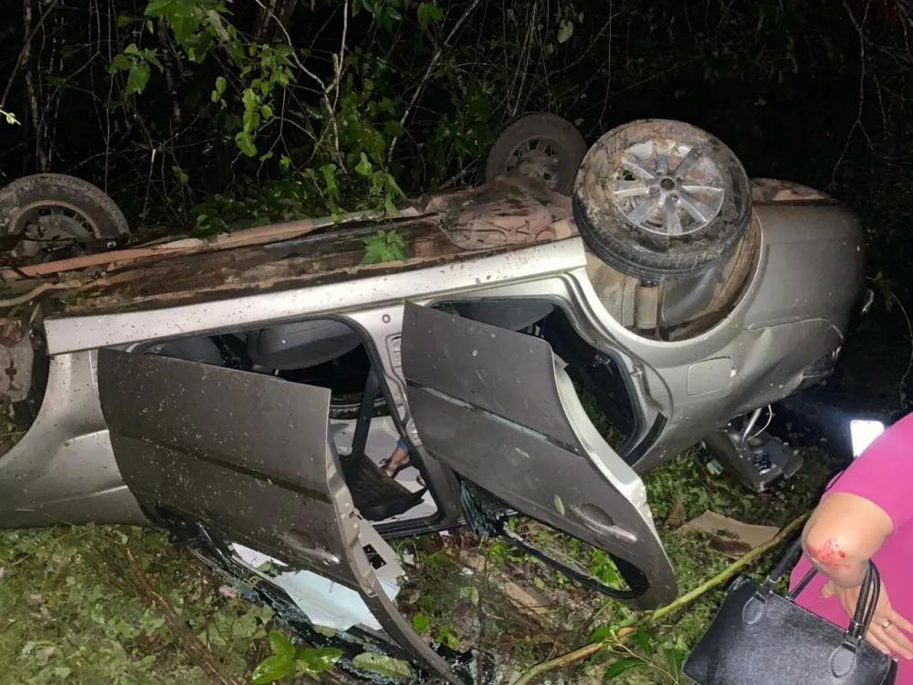 Carro de Pedro II capota ao desviar de animal na PI-477; ocupante iria fazer concurso da Caixa em Picos