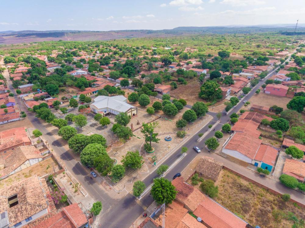 Professores de Lagoa de São Francisco recebem R$ 5.500 de abono salarial 