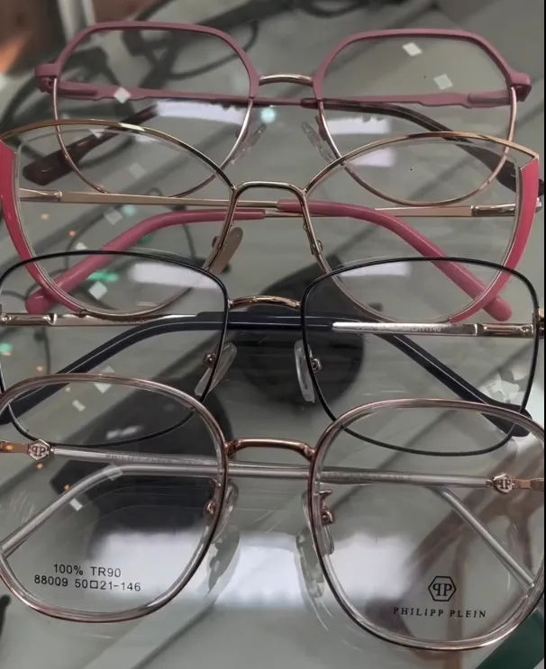 Encontre a combinação perfeita de lente e armação para seus óculos nas Óticas Bem Mais!