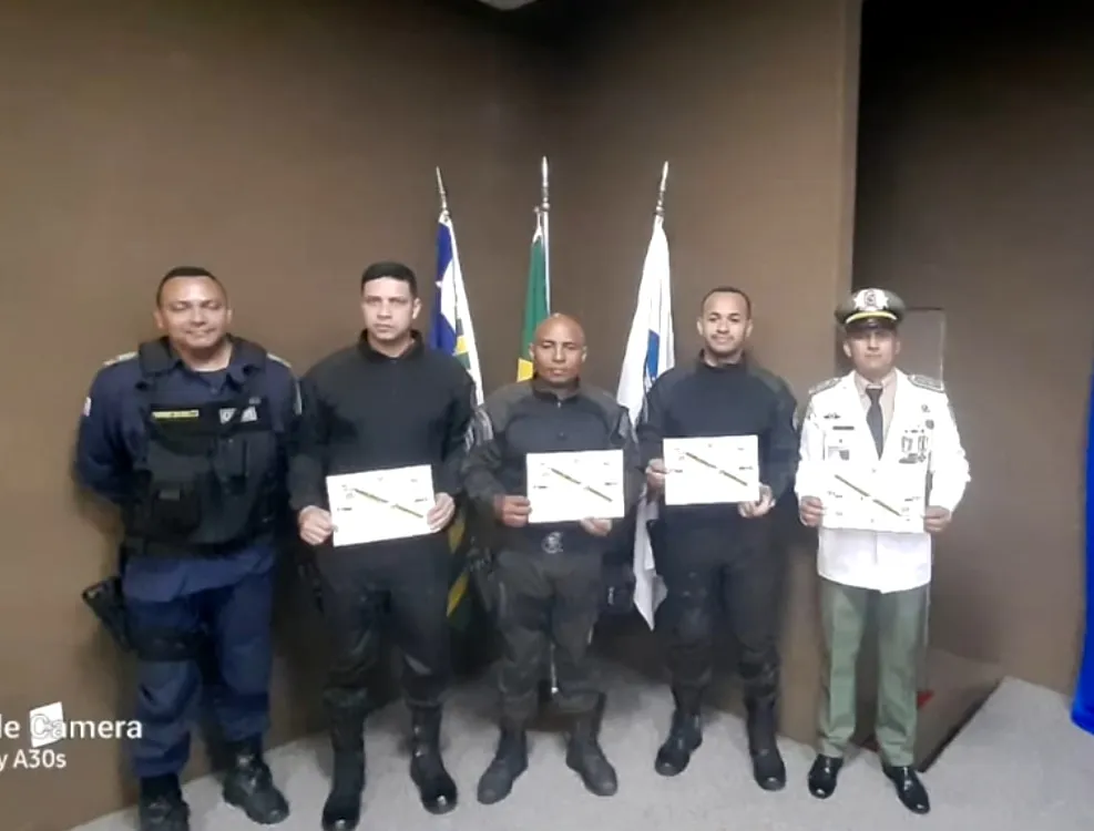 Tenente Dos Santos é homenageado com diploma de honra ao mérito no Conselho Estadual de Detetives; confira!