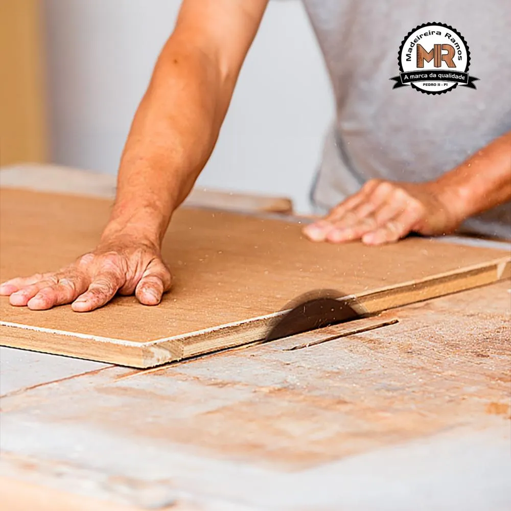 As melhores opções em chapas de compensado para sua obra você encontra na Madeireira Ramos!