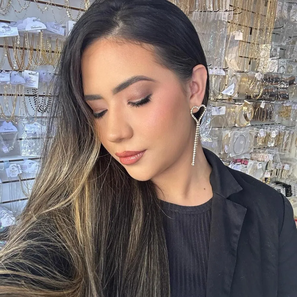 Qualidade e variedade em bijuterias e maquiagens você encontra na Loja Rosa Clara em Pedro II e Piripiri!