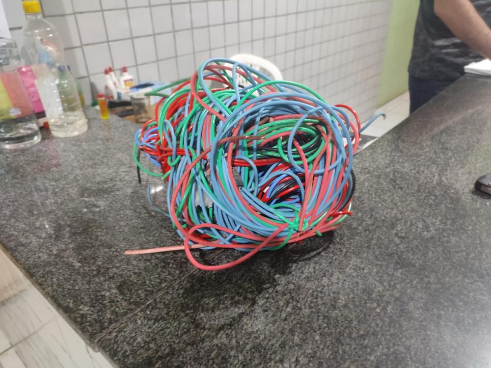 Homem é preso em flagrante furtando fios elétricos de escola, em Pedro II 