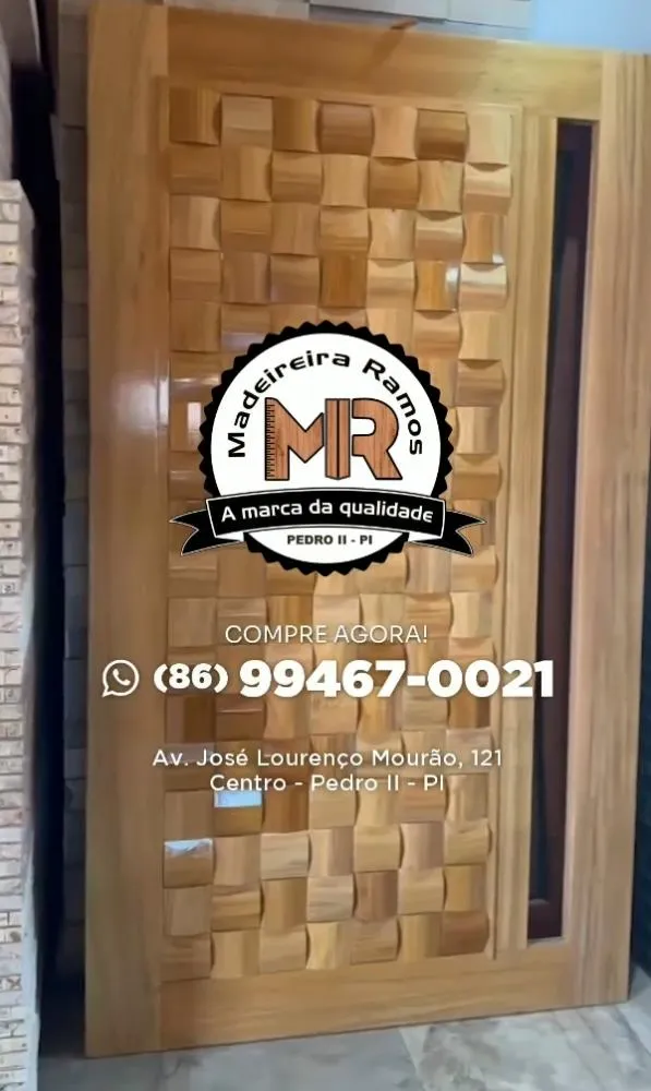 Portas de madeira maciça com beleza e durabilidade você encontra na Madeireira Ramos em Pedro II!
