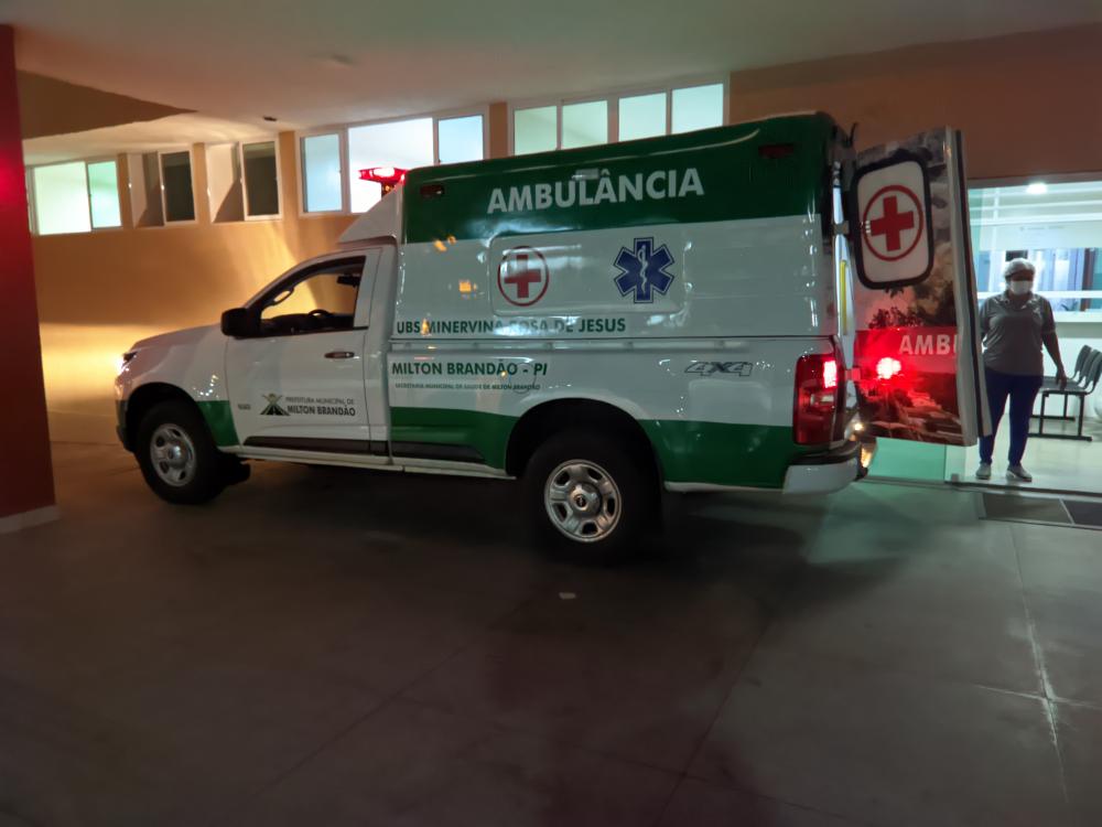 Jovem morre e outro fica gravemente ferido em grave acidente entre Pedro II e Milton Brandão