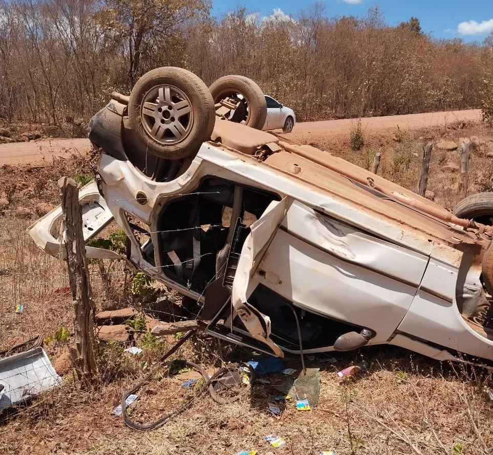 Grave acidente deixa três pessoas feridas na PI-327, entre Pedro II e Lagoa de São Francisco