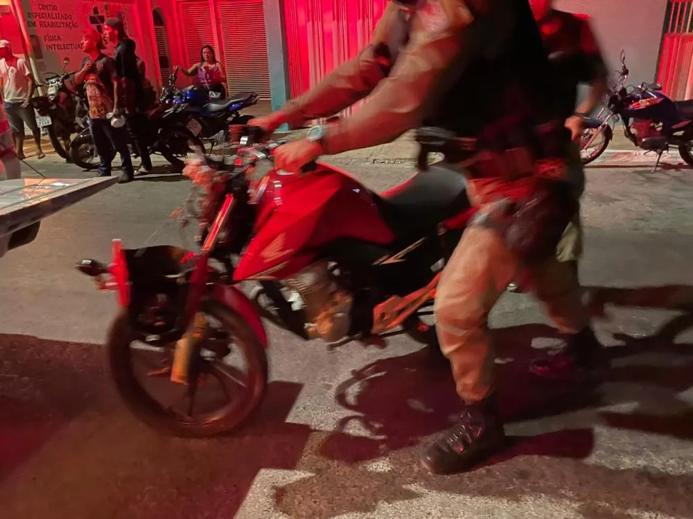 Jovem morre e outro fica gravemente ferido após colisão com poste em Pedro II