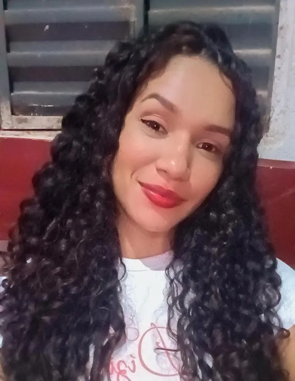 Campanha de doações é organizada para ajudar jovem da Lagoa de São Francisco no tratamento contra o câncer de mama