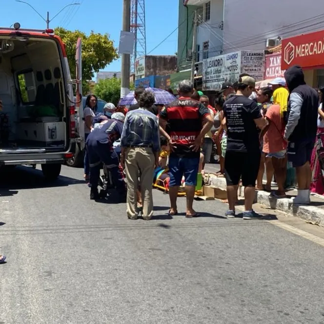 Homem fica ferido após colisão de moto com carro em Pedro II