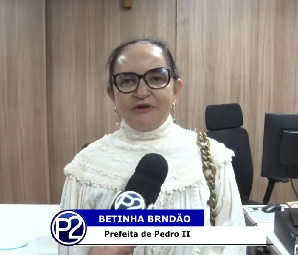 Diplomação dos Eleitos: Prefeita de Pedro II, Betinha Brandão, e o vice-prefeito, Carlinhos, ressaltam a importância deste momento.