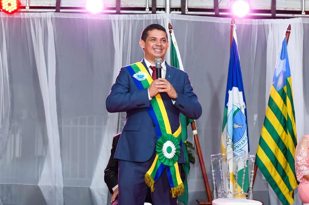 João Arilson toma posse para o segundo mandato como Prefeito de Lagoa de São Francisco