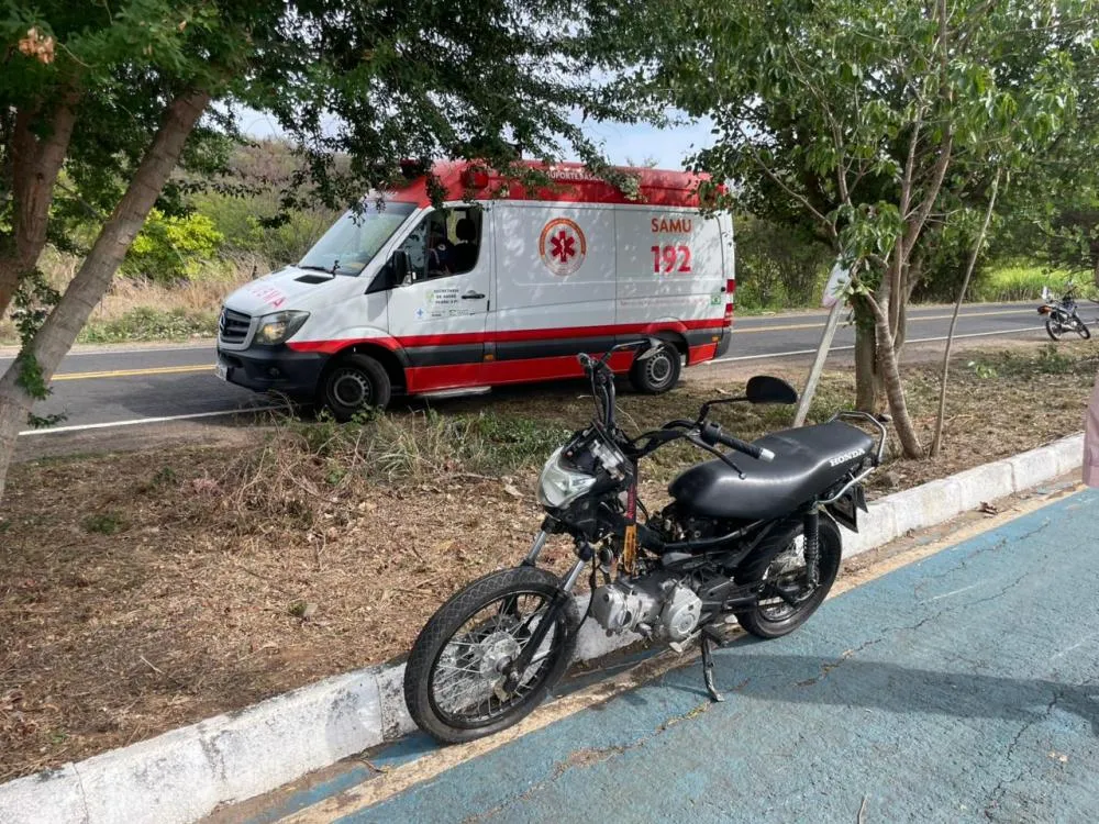 Acidente de moto deixa homem ferido em Pedro II